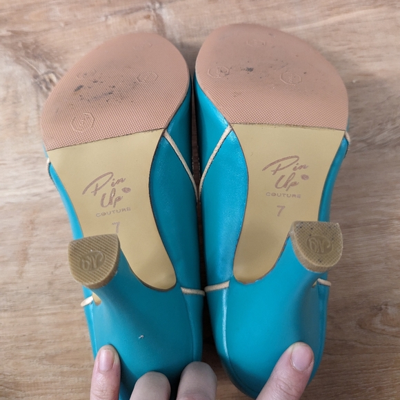 Pin Up Couture Pumps - Picture 7 of 11